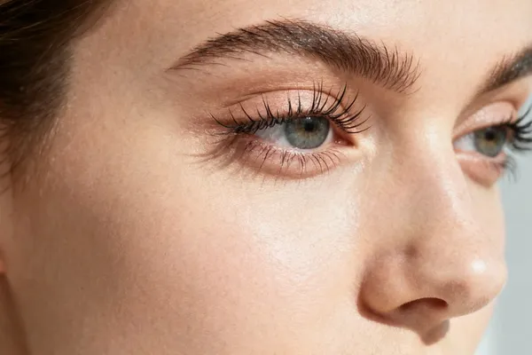 natural look with fake lashes